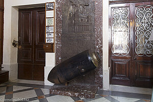 Fliegerbombe in der Sakristei der Rotunda von Mosta