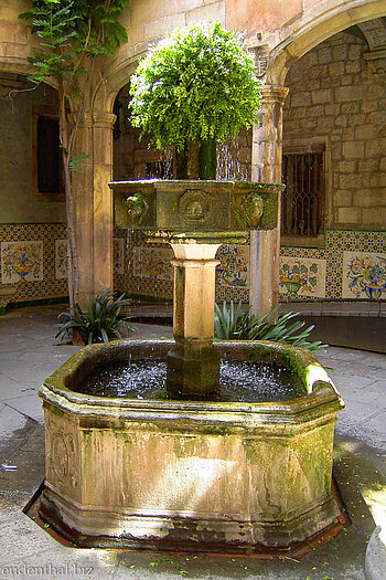 Brunnen im Casa de l'Ardiaca in Barcelona