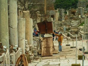 Archäologen bei ihren Ausgrabungen bei Ephesos