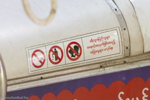 Anstandsregeln in der Ringbahn von Yangon