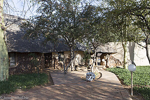 Terrasse der African Extreme Safaris bush lodge bei Musina