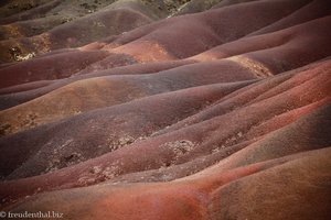 Farbspiel der Terres des Coleurs bei Chamarel