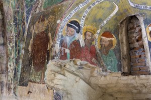 Wertvolle Fresken in der Kapelle von Honigberg