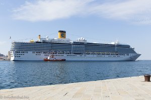 Ein verwaistes Kreuzfahrtschiff: die Costa Deliziosa