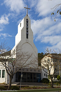 Kirche auf dem Weg zur Talstation