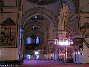 unterm Kuppeldach Ulu Camii von Bursa