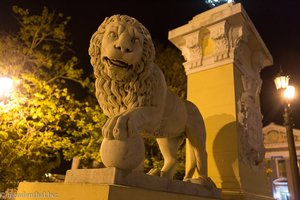 Löwe beim Parque Martí in Cienfuegos