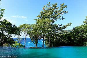 Blick über den Pool zur Konkare Bay