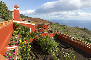 Das schöne rote Haus bei Monte de Luna