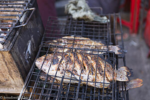 Fischgrill in Chinatown von Yangon