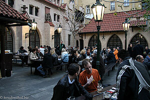 im Biergarten U Fleku