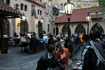 im Biergarten U Fleku