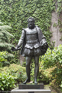 Miguel de Cervantes in Willy's Garden