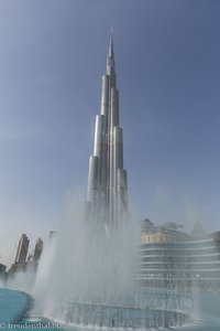 Downtown Dubai und Blick auf den Burj Khalifa