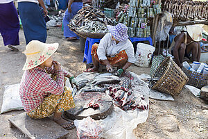 Fischerfrauen im Fischerdorf von Myanmar