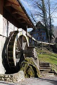 oberschlächtiges Mühlrad der Knochenstampfe