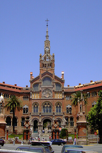 Eingang zum Krankenhaus Santa Creu i Sant Pau in Barcelona