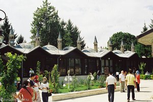 beim Mevlana Museum in Konya