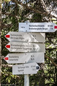 Wegweiser oberhalb der Reichenbachklamm