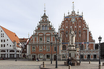 Auf dem Rathausplatz von Riga