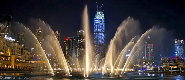 Wasserspiele im Burj Khalifa See