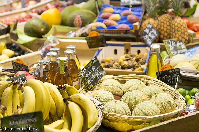 Obststand in der Markthalle von Cahors