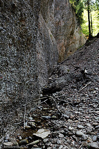 Wanderweg entlang der Nagelfluhwand