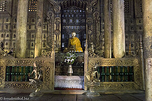 Buddha-Figur im Shwenandaw Kloster