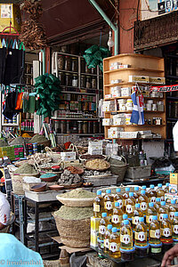 beim Sklaven- und Gewürzmarkt in Marrakesch