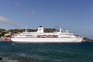 Traumschiff MS Deutschland bei Tobago