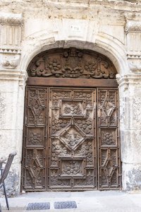 Tür in der Altstadt von Cahors