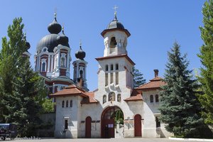Eingangstor beim Kloster Curchi in Moldawien
