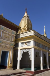 Shwezigon Tempel - erbaut von König Anawrahta