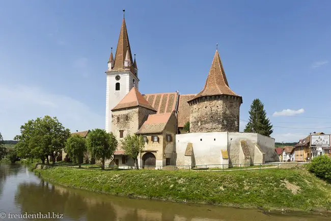 Die Kirchenburg von Großau bei unserer Rundreise durch Siebenbürgen