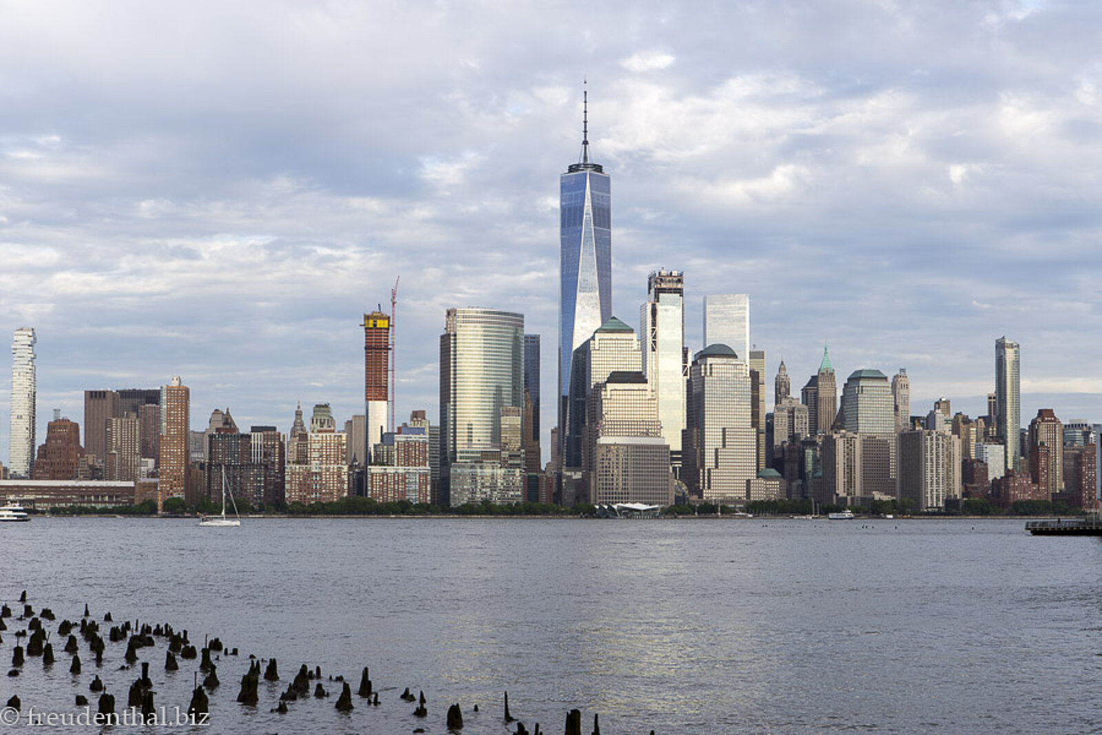 Skyline von Lower Manhattan von Newport aus