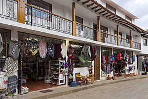 Eine Straße für Souvenirjäger in Ráquira.