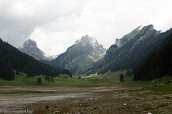 Blick über den Sämtisersee Richtung Fälensee