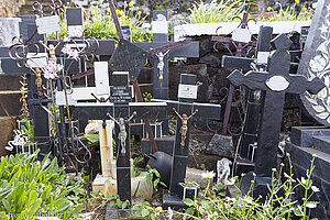 Auf dem Friedhof von Petite Île