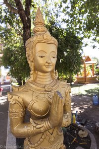 Statue im Wat That Luang Tai bei Vientiane