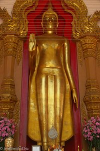 Buddha-Statue im Phra Pathom Chedi
