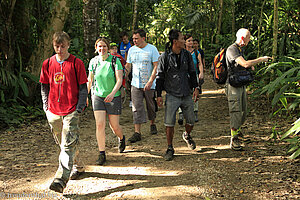 Wanderung durch den Khao Sok Nationalpark