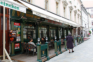 Straßencafé in Bratislava