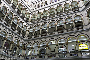 Die Arkaden im Nationalpalast von Medellín.