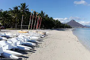 Strand beim Hotel La Pirogue