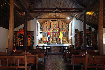 In der Kolonialkirche Parroquia de Orosi