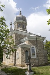 bei der Gemeindekirche von Rudi in Moldawien
