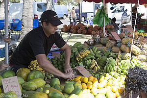 Obststand auf dem Markt von Saint-Pierre