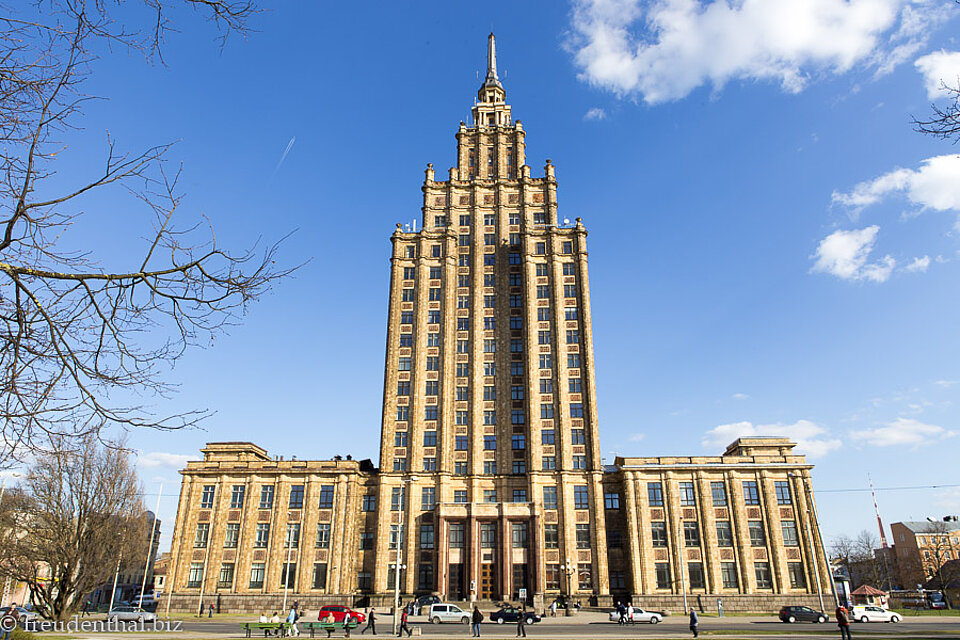 Fassade der Lettischen Akademie der Wissenschaften in Riga