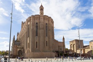 die Cathédrale Saint-Cécile über der Altstadt von Albi