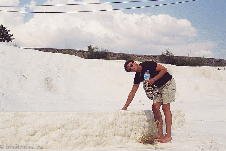 Lars bei den Sinterterrassen von Pamukkale